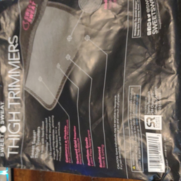 NWT Sweet Sweat Thigh Trimmer UNISEX Size M  WITH CLEANING BAG - Picture 9 of 12